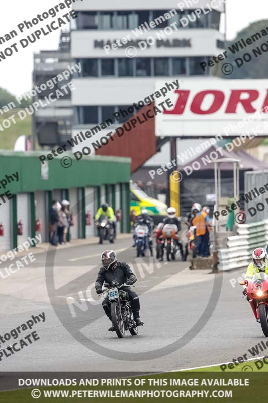 Vintage motorcycle club;eventdigitalimages;mallory park;mallory park trackday photographs;no limits trackdays;peter wileman photography;trackday digital images;trackday photos;vmcc festival 1000 bikes photographs